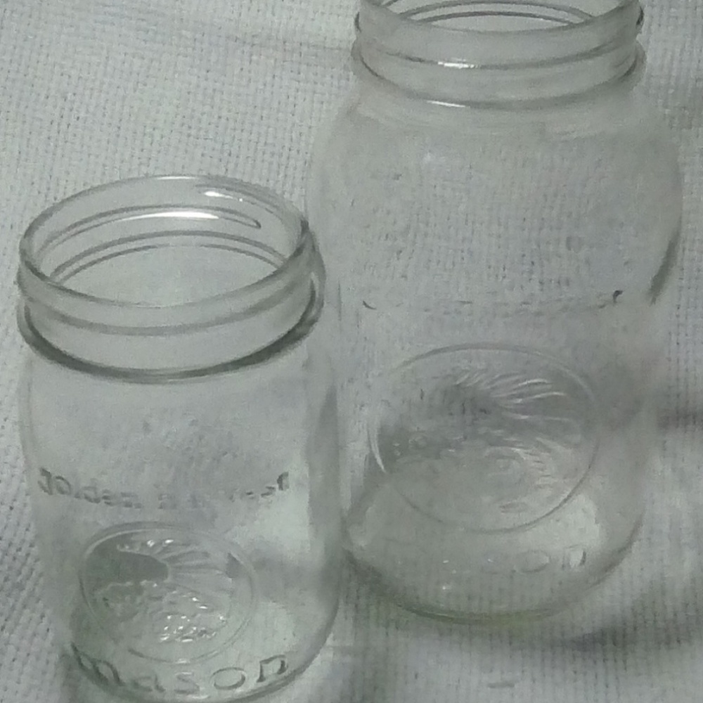 Vintage Golden Harvest Quart And Pint